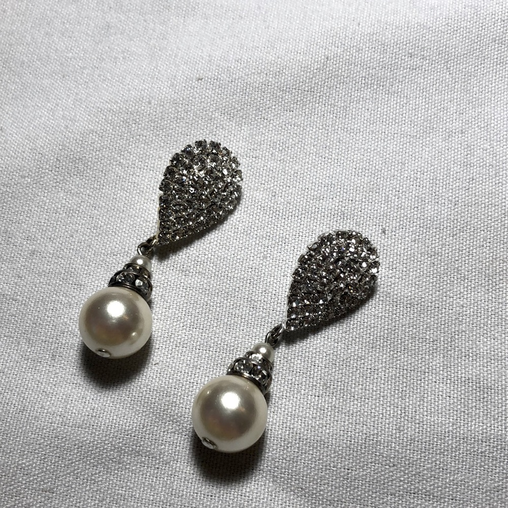 Beautiful Rhinestone Dangling Earrings